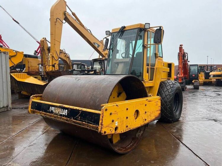 soil_compactor_caterpillar_cs_563_1990_7230876-1